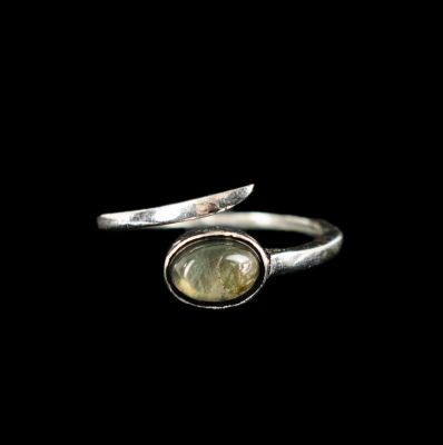 Pierścień z niemieckiego srebra Caliope Labradoryt India